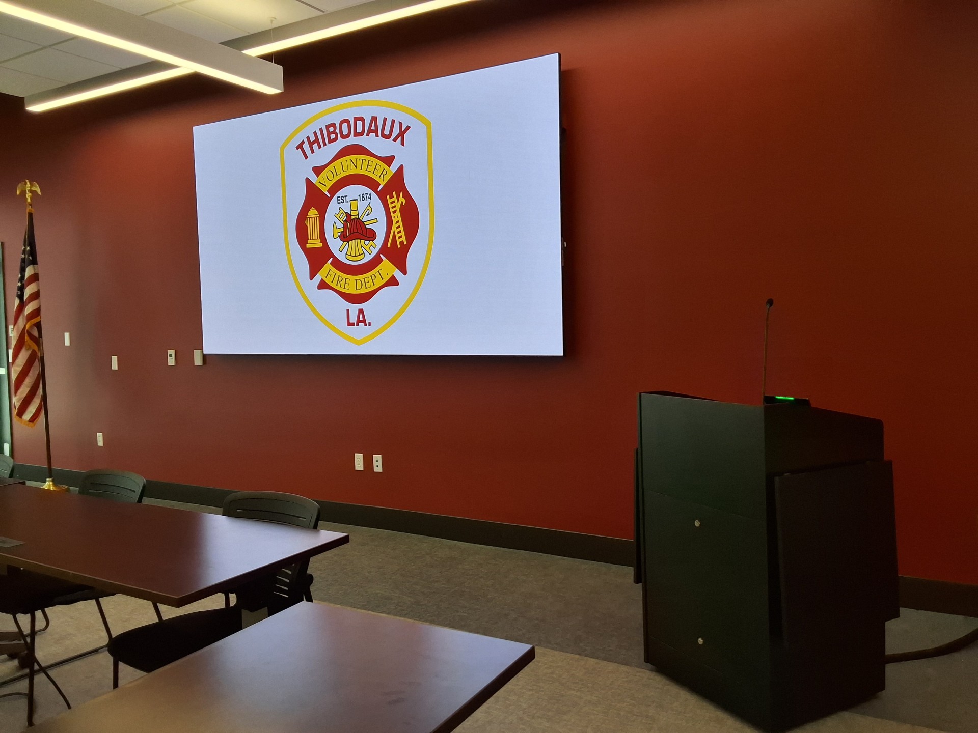 135-inch Direct View LED display at the Thibodaux Volunteer Fire Department Operations Center